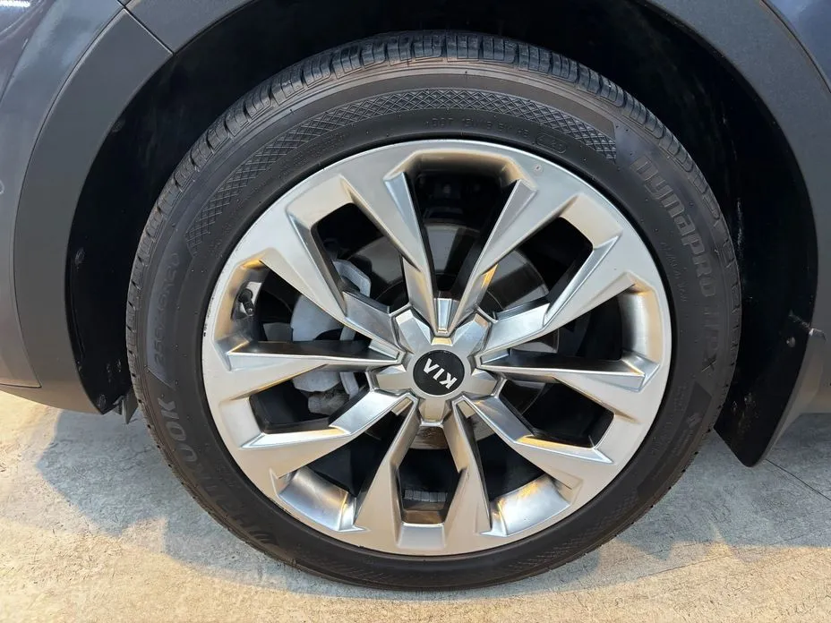 Kia Sorento — фото 7