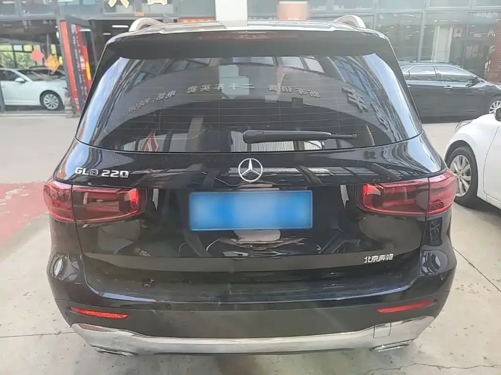 Mercedes-Benz GLB — фото 10