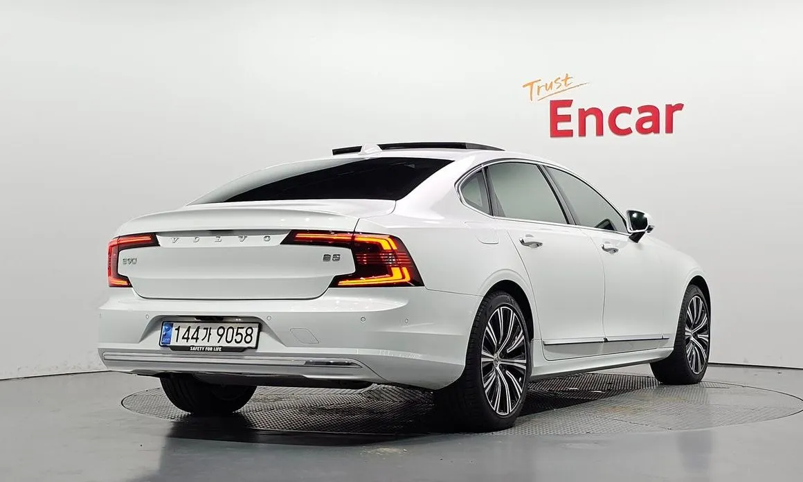 Volvo S90 — фото 10