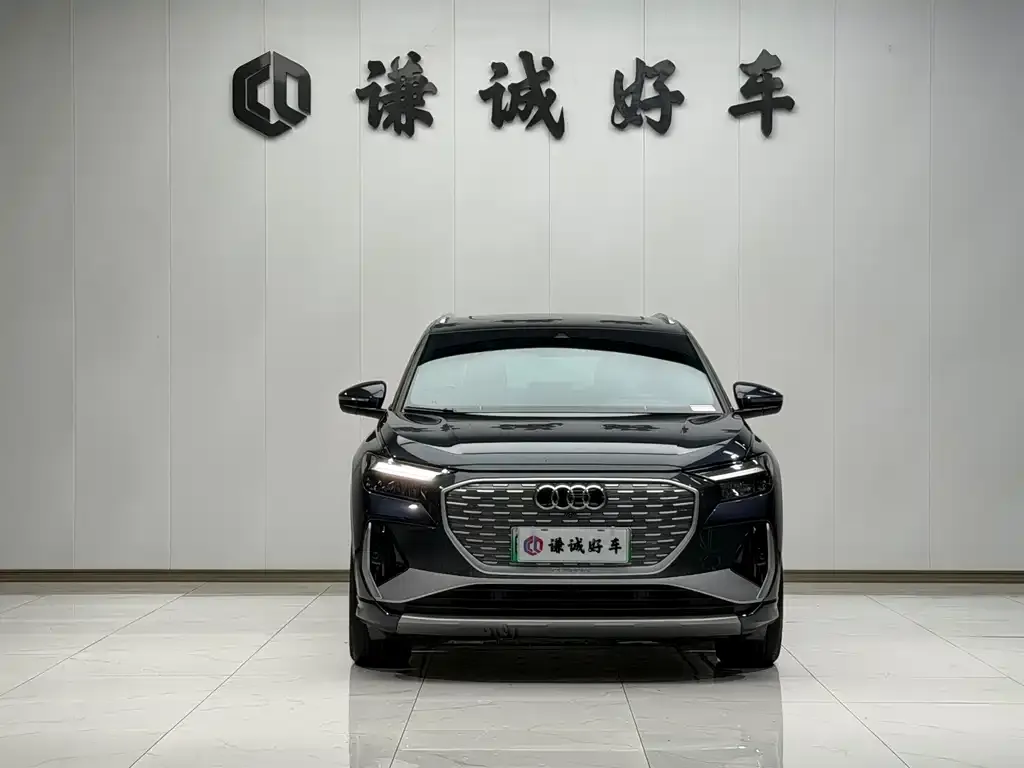 Audi Q4 e-tron — фото 2