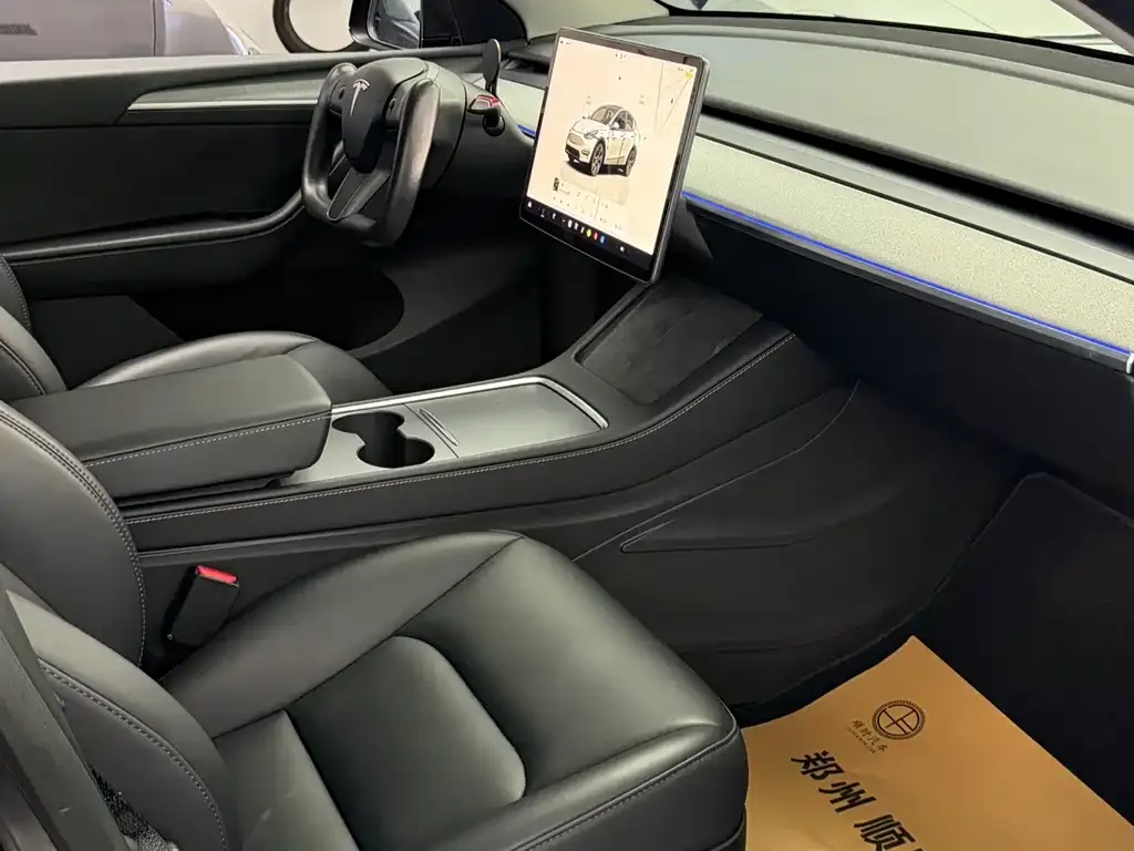 Tesla Model Y — фото 2