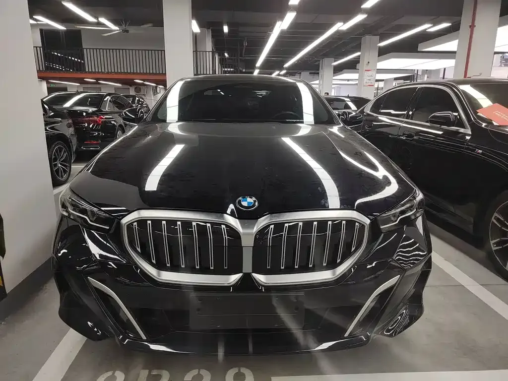 BMW 5 Series — фото 10
