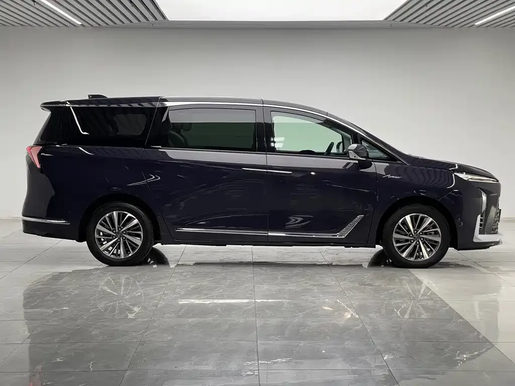 Buick GL8 Hybrid — фото 3