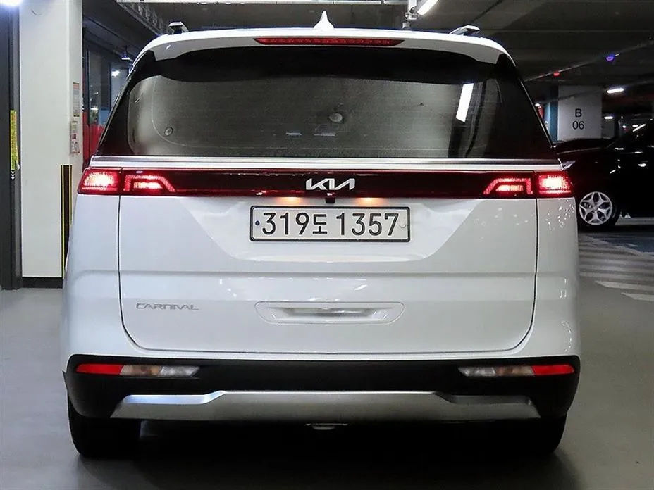 Kia Carnival — фото 4