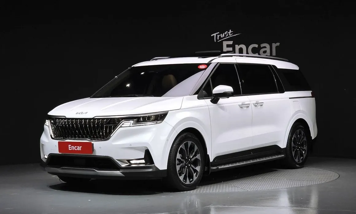 Kia Carnival — фото 1