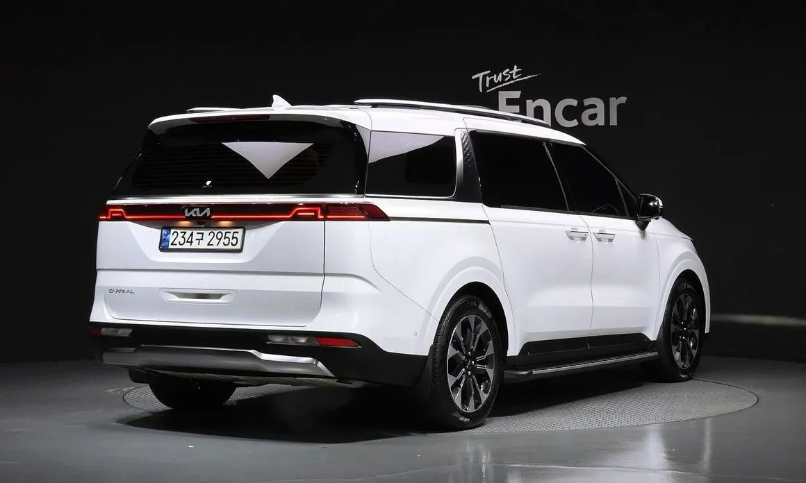 Kia Carnival — фото 6