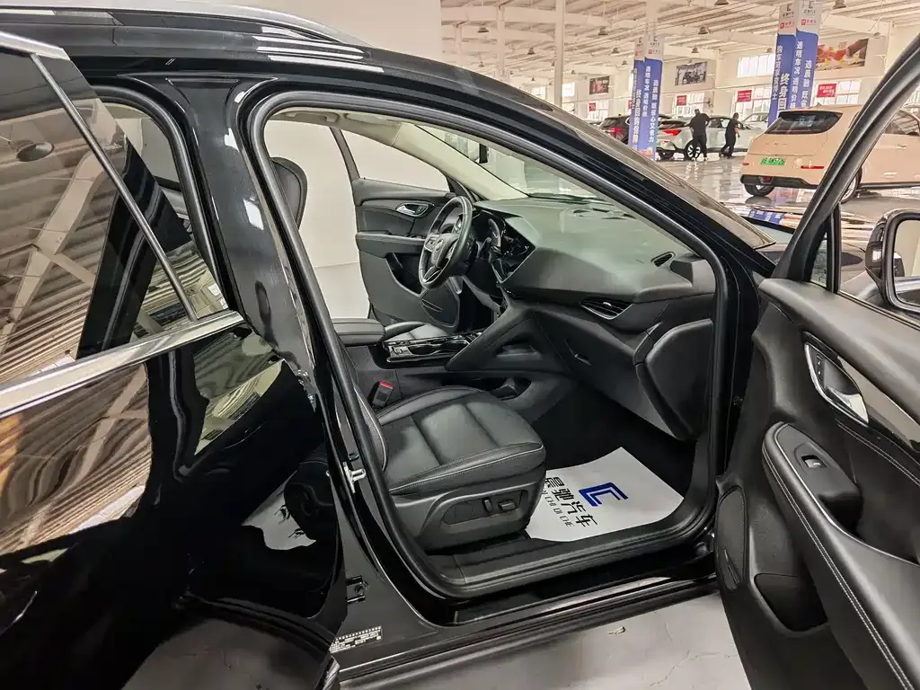 Buick Envision Plus — фото 9