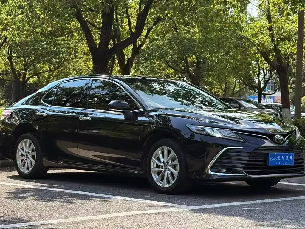 Toyota Camry — фото 8