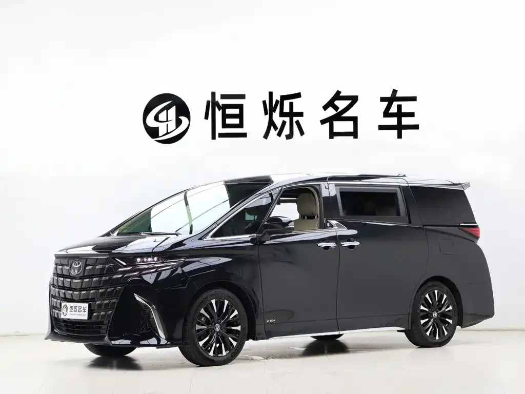 Toyota Alphard — фото 1