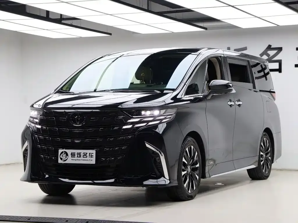 Toyota Alphard — фото 9