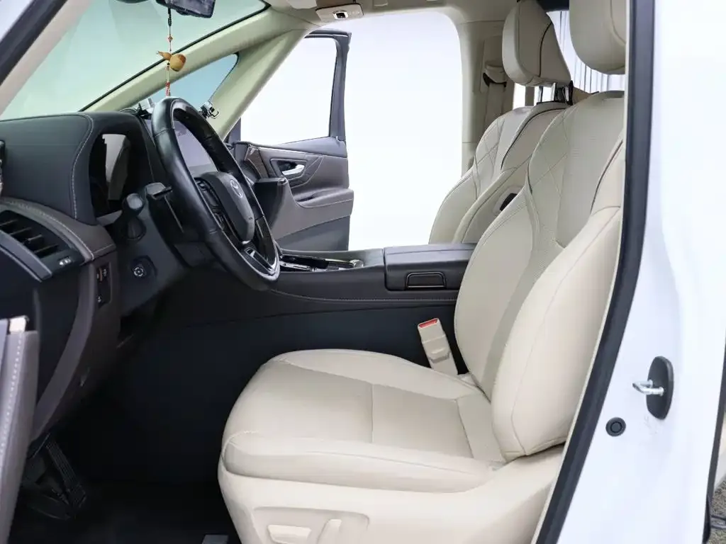Toyota Alphard — фото 3
