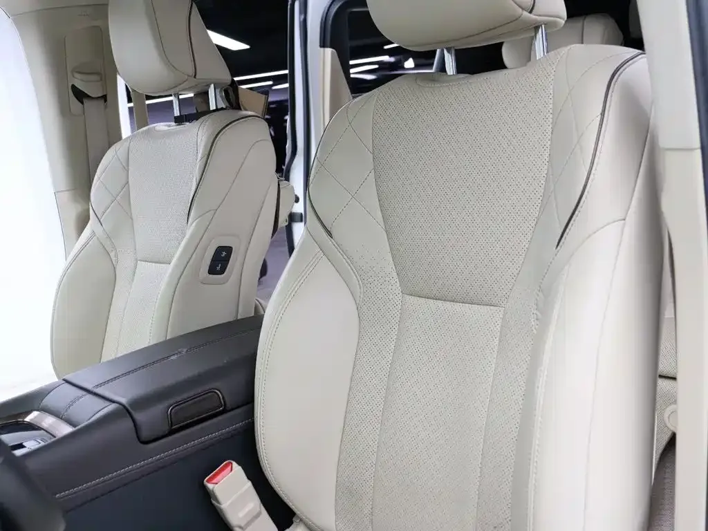 Toyota Alphard — фото 7