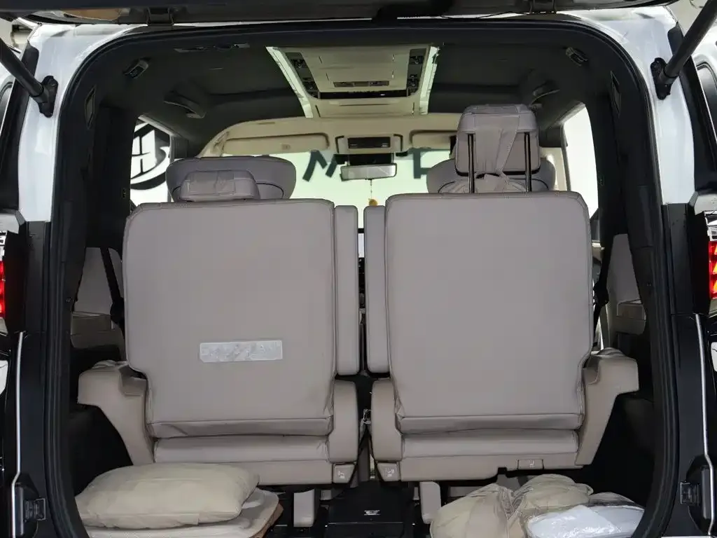Toyota Alphard — фото 10