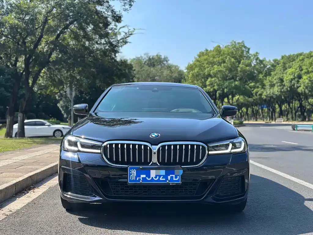 BMW 5 Series — фото 2
