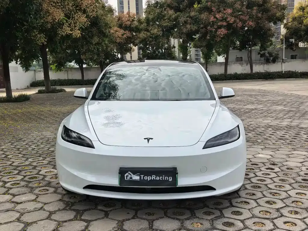 Tesla Model 3 — фото 3