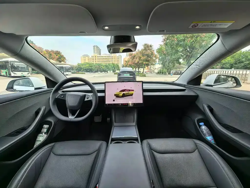 Tesla Model 3 — фото 7