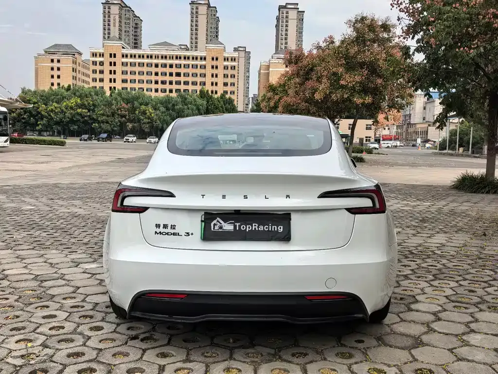 Tesla Model 3 — фото 6