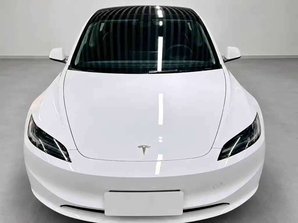 Tesla Model 3 — фото 4
