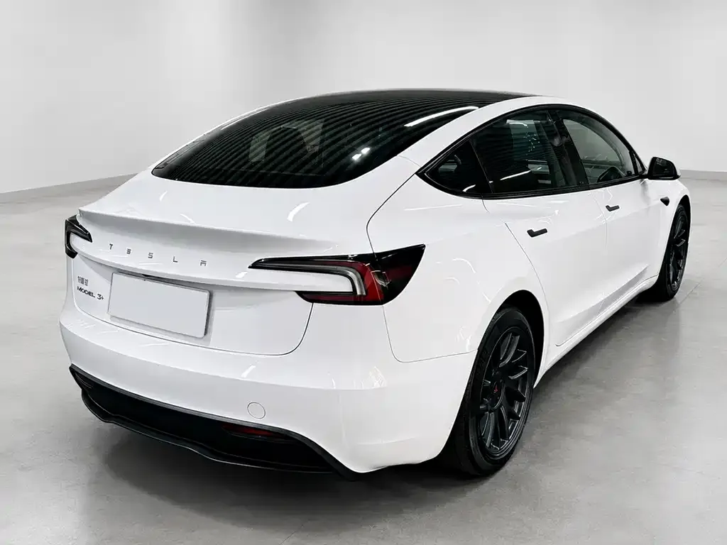 Tesla Model 3 — фото 7