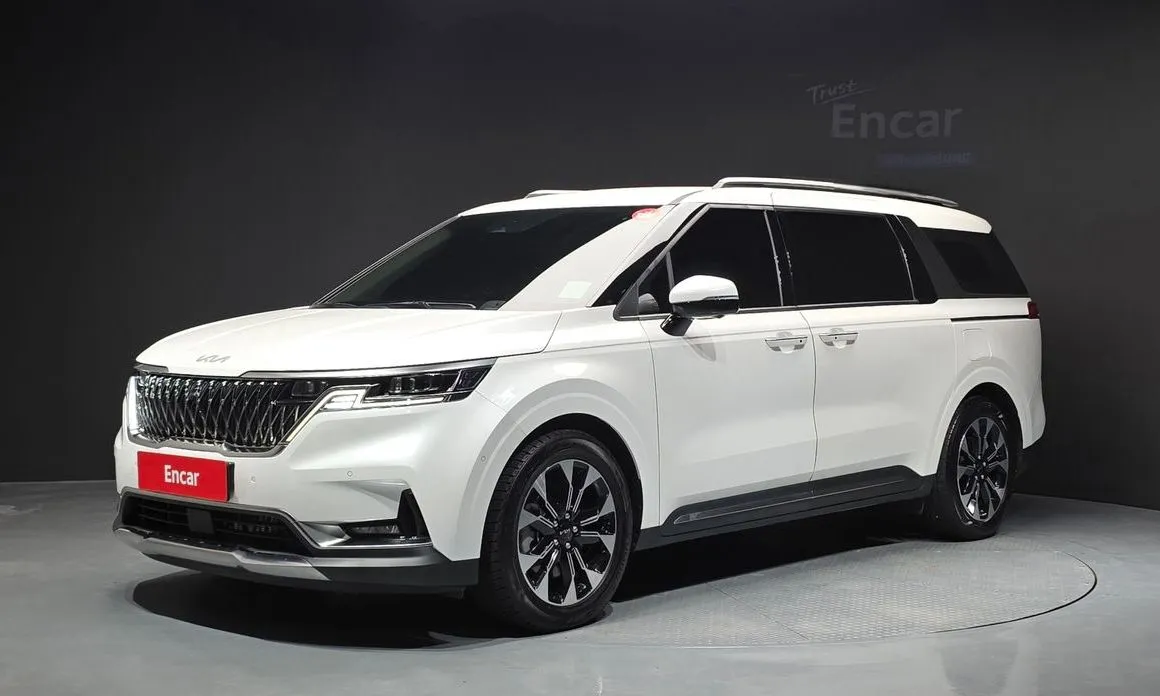 Kia Carnival — фото 1