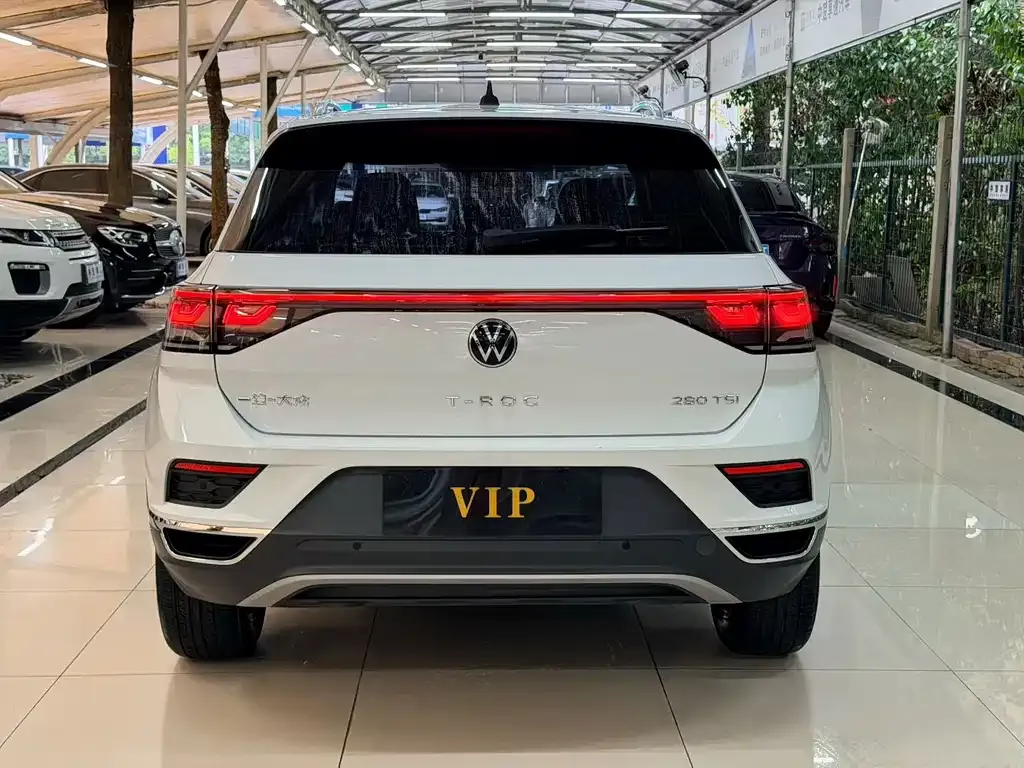 Volkswagen T-Roc — фото 4