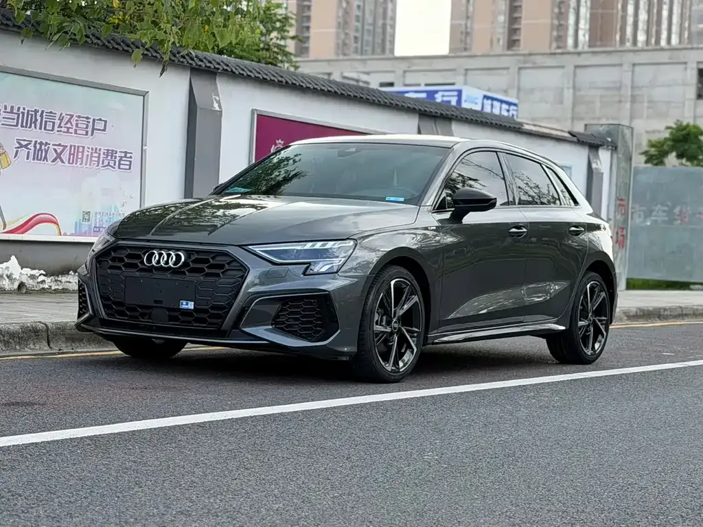 Audi A3 — фото 1