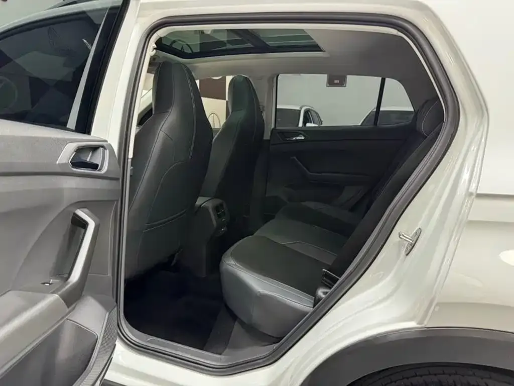 Volkswagen T-Cross — фото 9