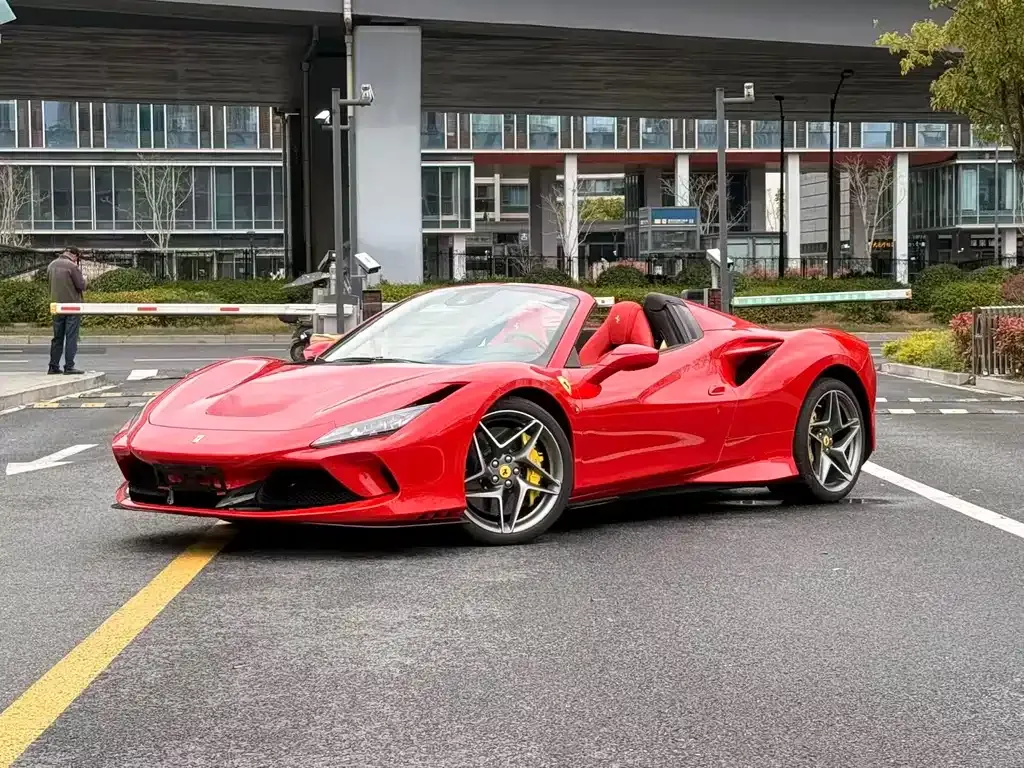 Ferrari F8 — фото 1