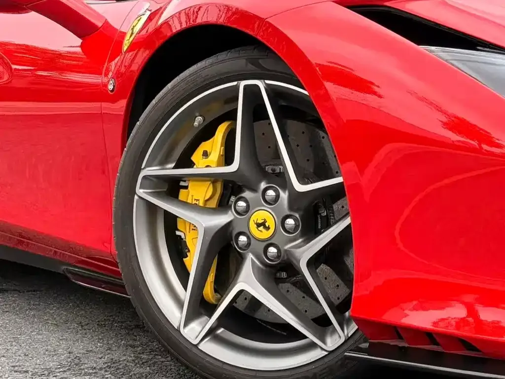 Ferrari F8 — фото 2