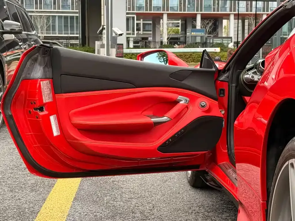 Ferrari F8 — фото 6