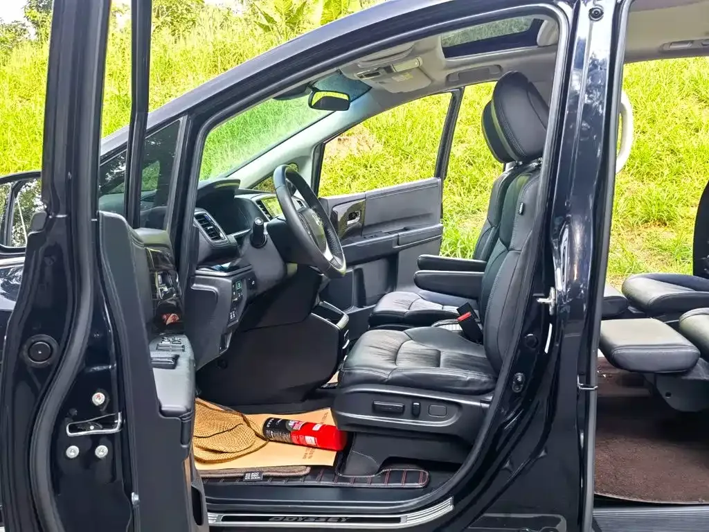 Honda Odyssey — фото 10