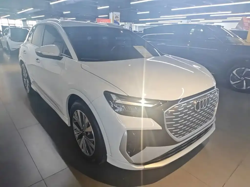 Audi Q4 e-tron — фото 3
