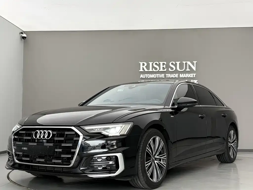 Audi A6L — фото 1