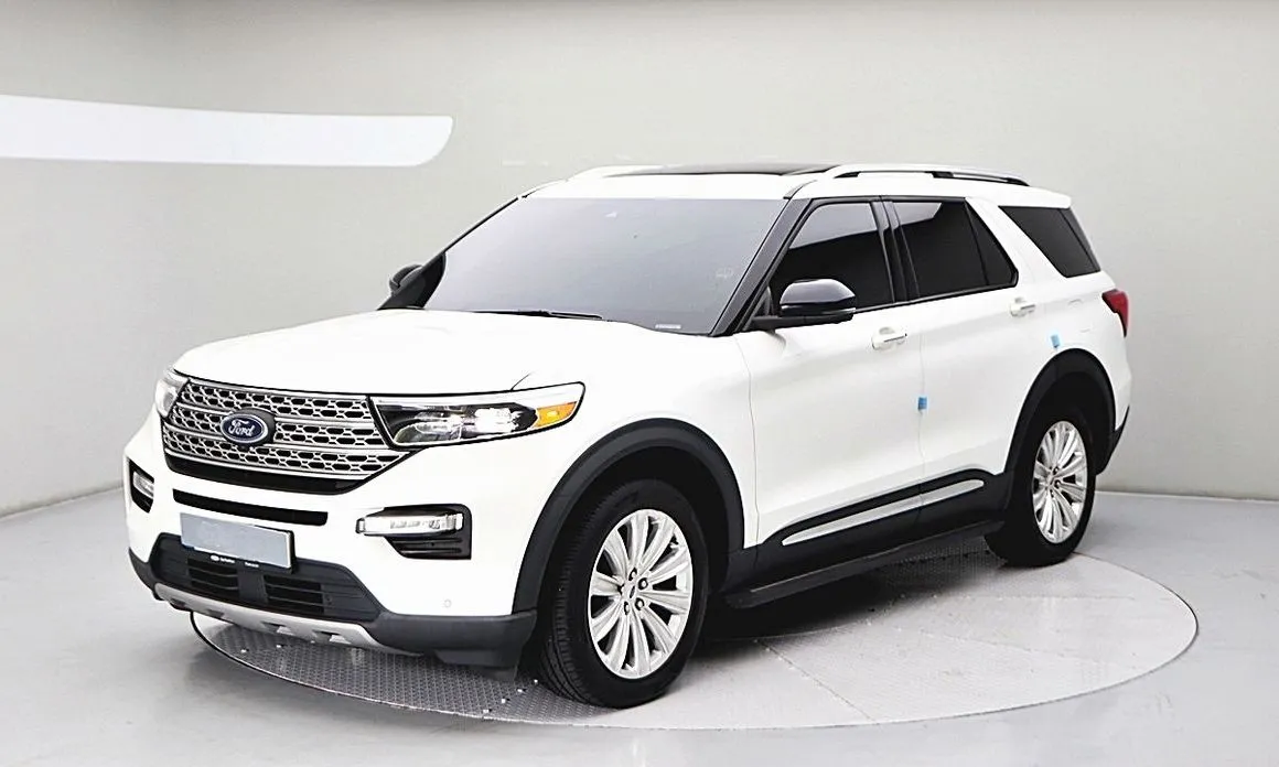 Ford Explorer — фото 1