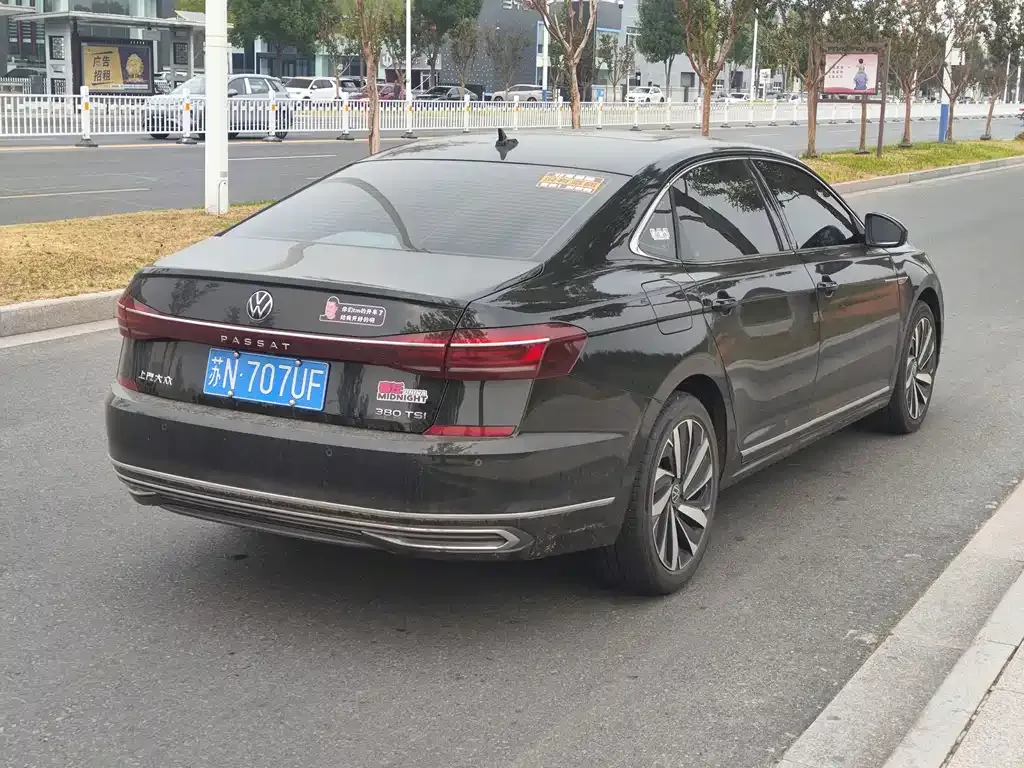 Volkswagen Passat — фото 7