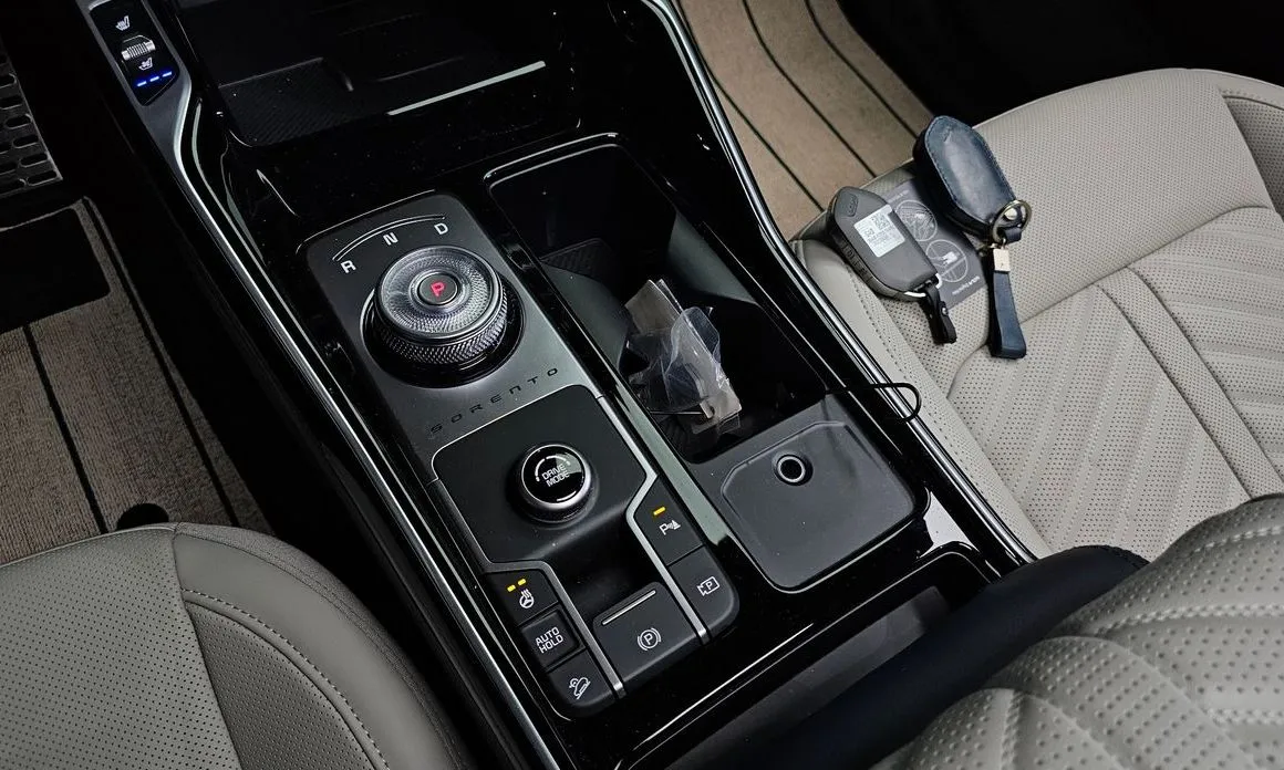 Kia Sorento — фото 9