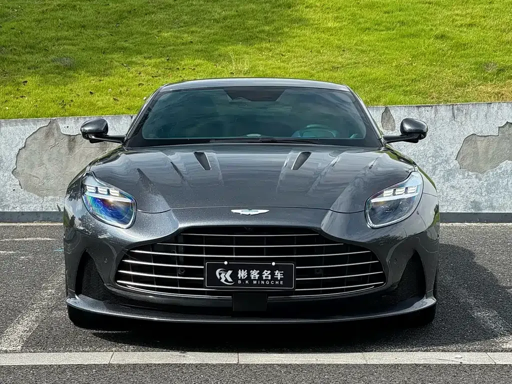 Aston Martin DB12 — фото 2