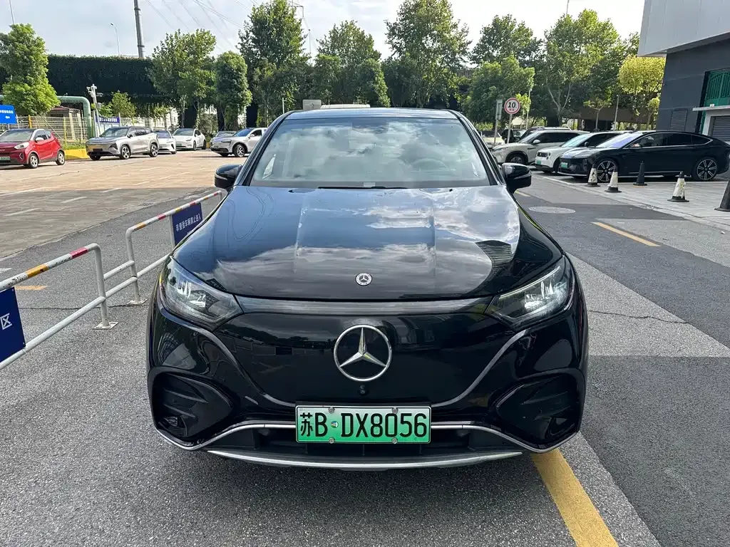 Mercedes-Benz EQE SUV — фото 4