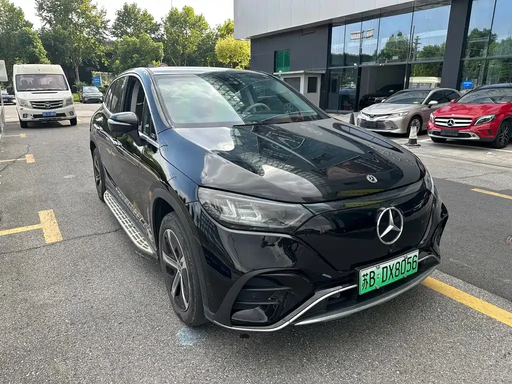 Mercedes-Benz EQE SUV — фото 3