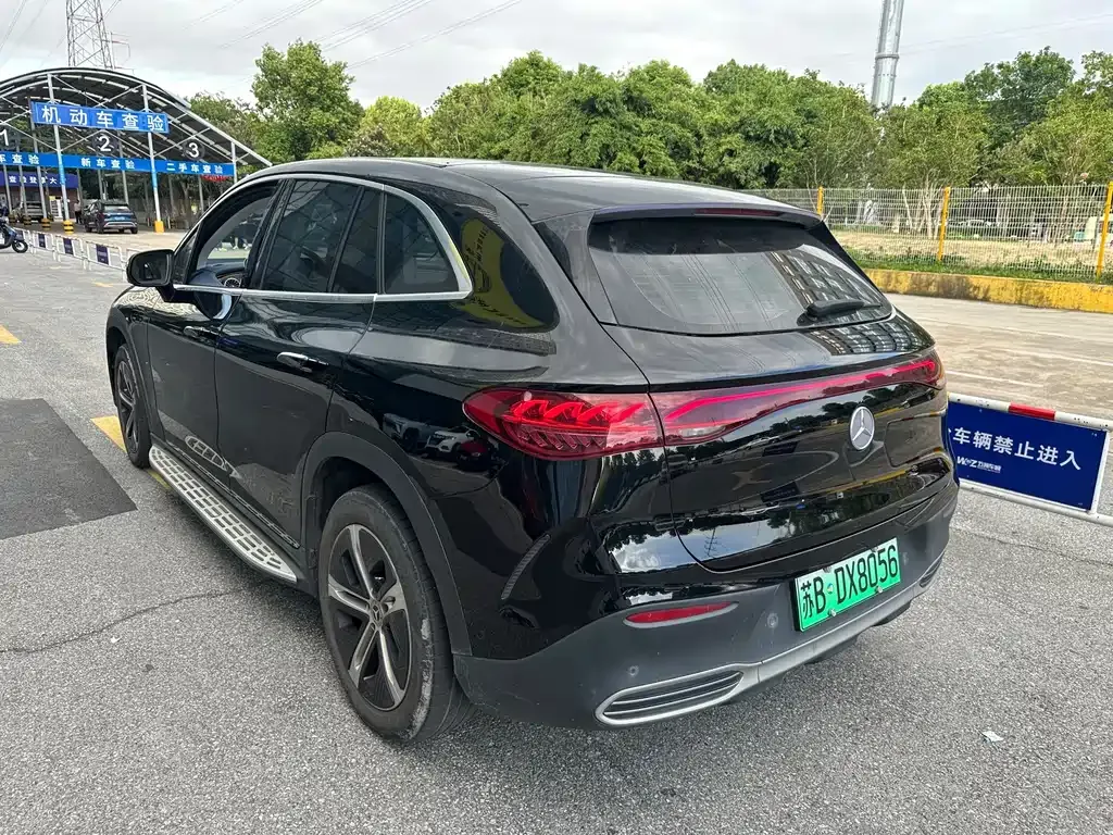 Mercedes-Benz EQE SUV — фото 8
