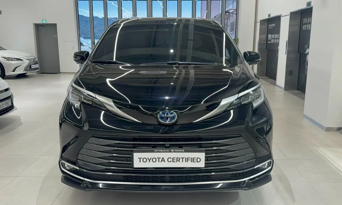 Toyota Sienna — фото 9