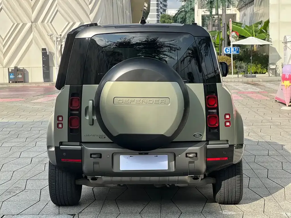 Land Rover Defender — фото 2
