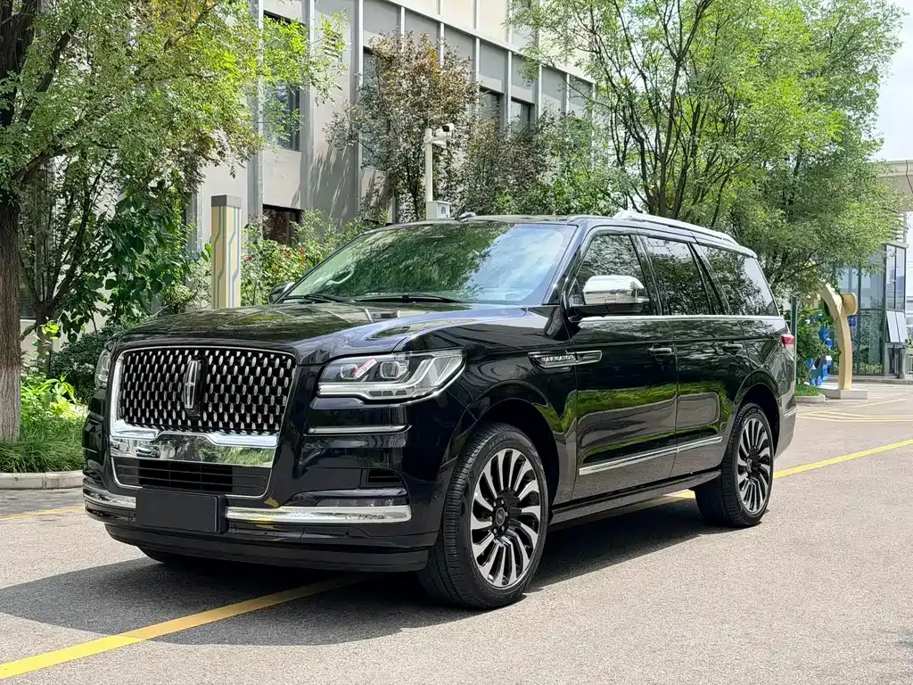 Lincoln Navigator — фото 1