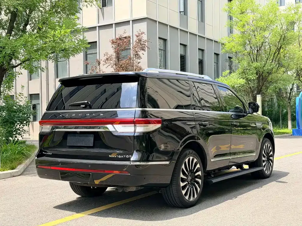 Lincoln Navigator — фото 8