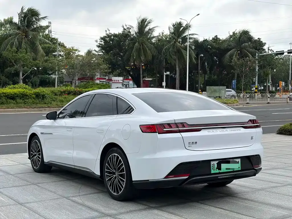 BYD Han — фото 3