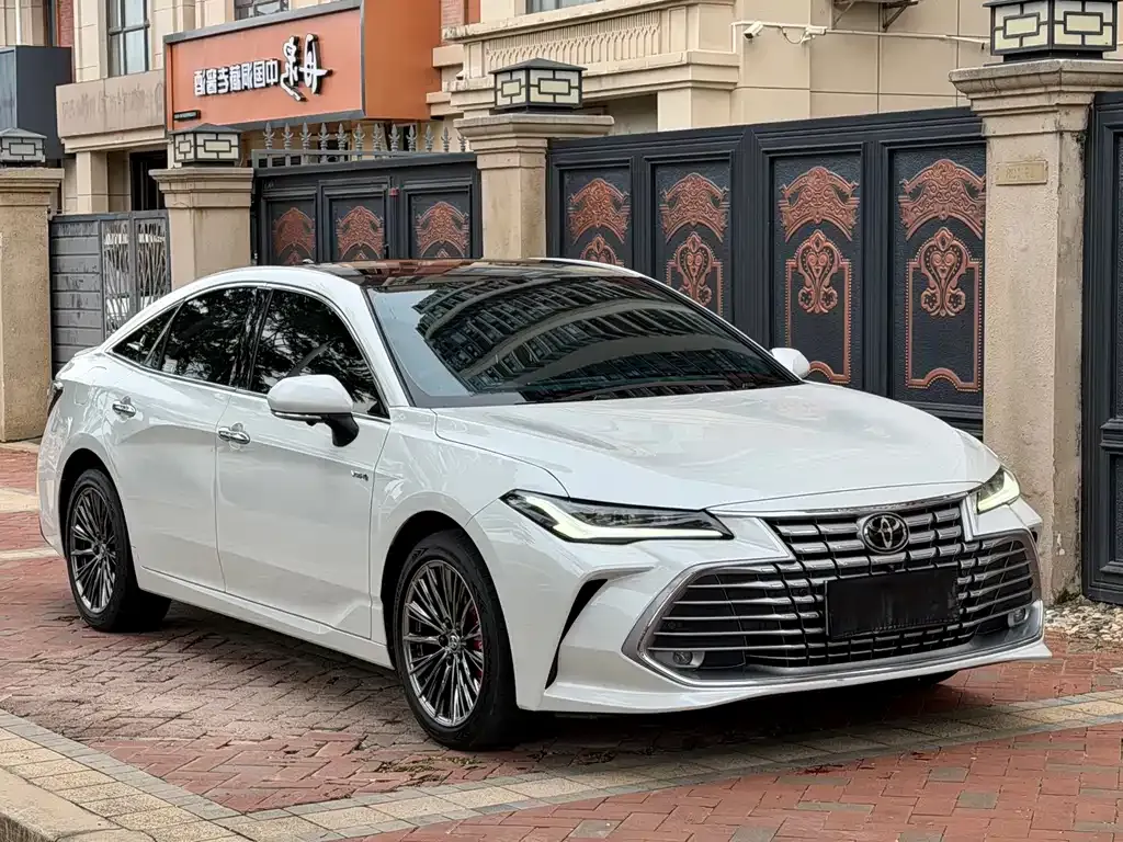 Toyota Avalon — фото 2