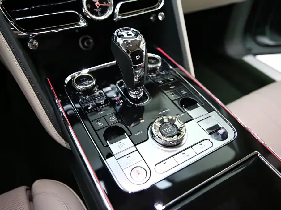 Bentley Flying Spur — фото 7