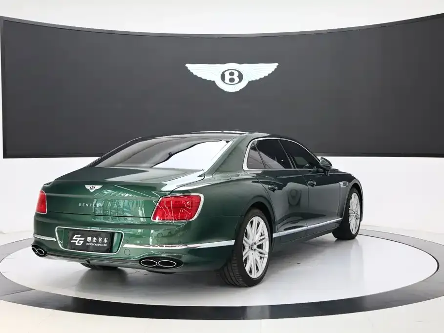 Bentley Flying Spur — фото 3