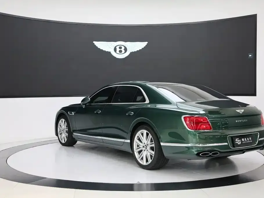 Bentley Flying Spur — фото 8