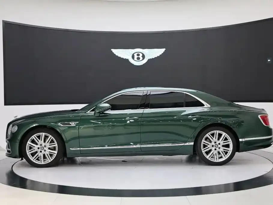 Bentley Flying Spur — фото 2